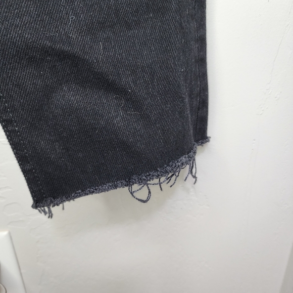 Reformation Black High Rise Raw Hem Crop Jean Size 28 - Picture 5 of 9